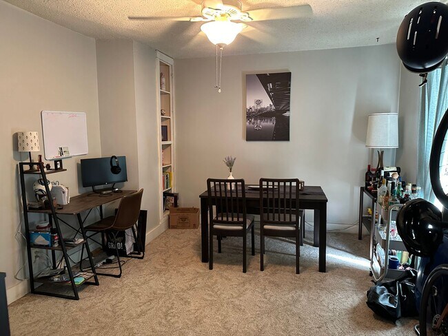 Building Photo - 703 Jones