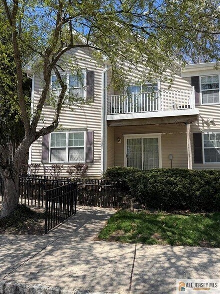 Building Photo - 1001 Cypress Ln