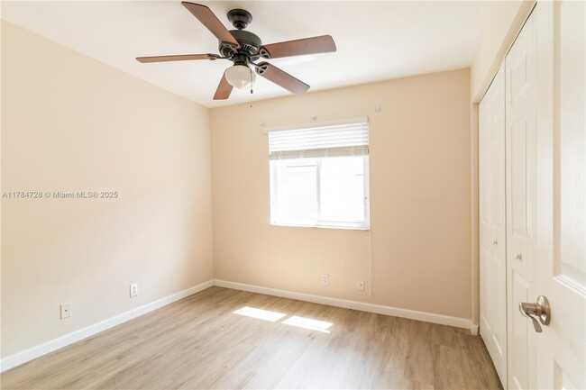 Building Photo - 1306 Banyan Way