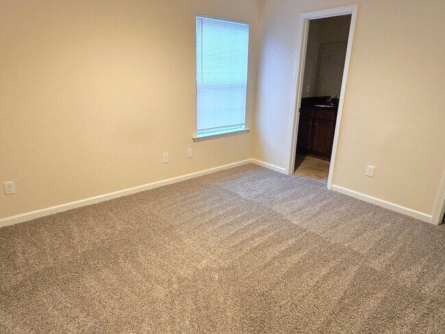 Building Photo - Welcome Home to 125A Winterberry Lane – Co...