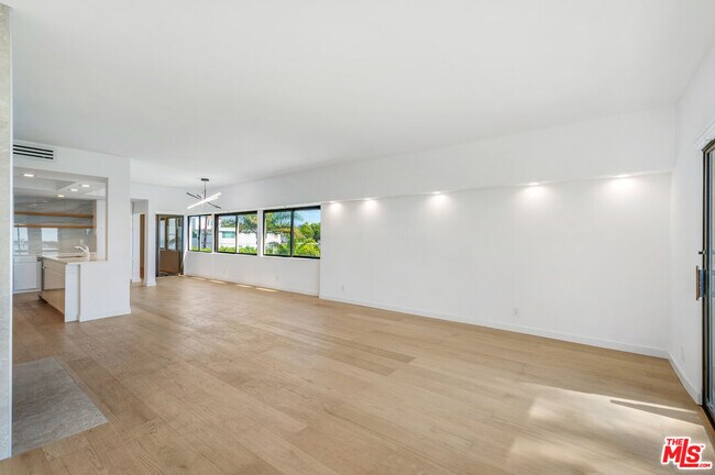 Building Photo - 801 Ocean Ave