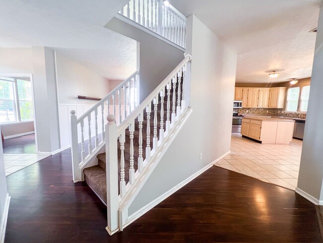 Building Photo - 10640 Northern Dancer Dr