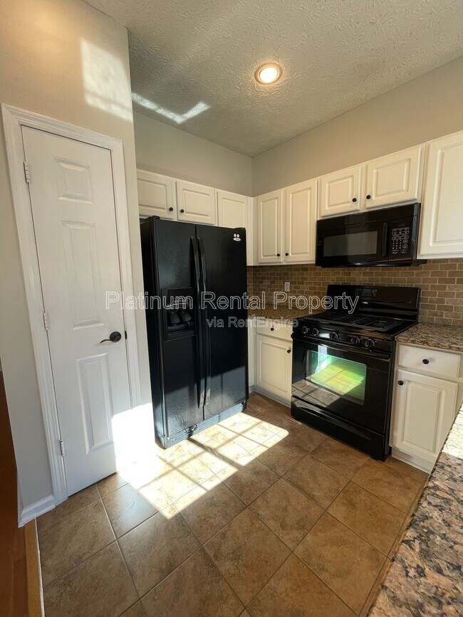 Building Photo - 301 Harmony Ct