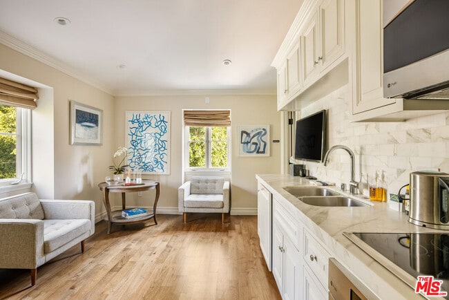 Building Photo - 10847 Bellagio Rd