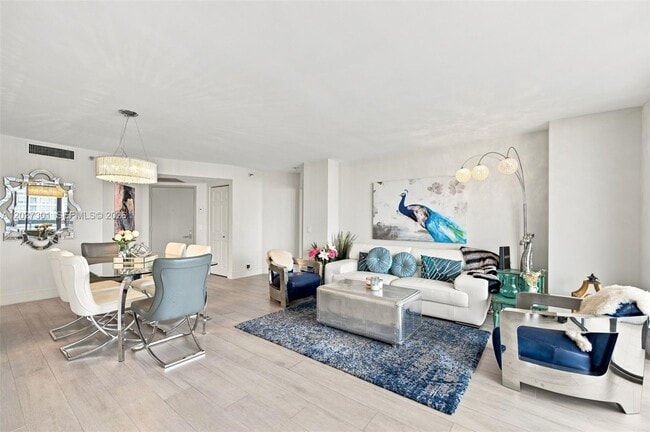 Building Photo - 3500 Mystic Pointe Dr