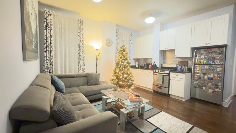 Building Photo - 511 W 151st St