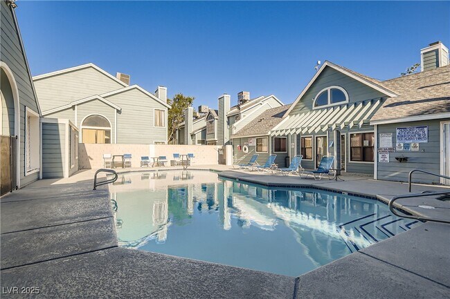 Building Photo - 3217 Symphony Dr
