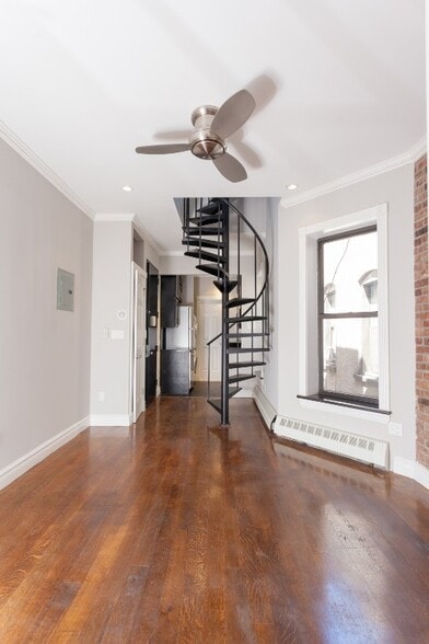 Building Photo - 219 E 28th St