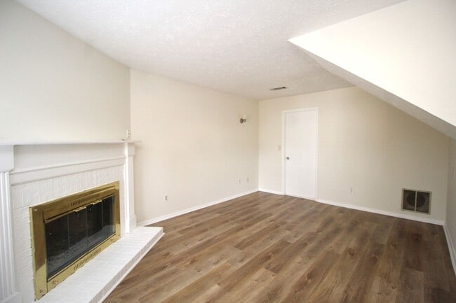 Building Photo - Location! Location! Location! Alpharetta