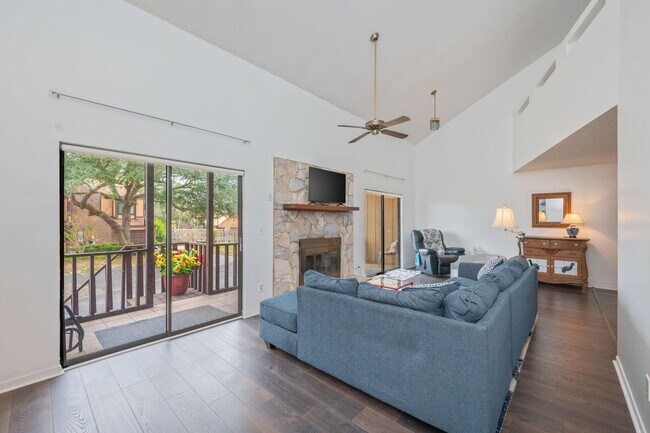 Building Photo - Enjoy resort-style amenities with this rental!