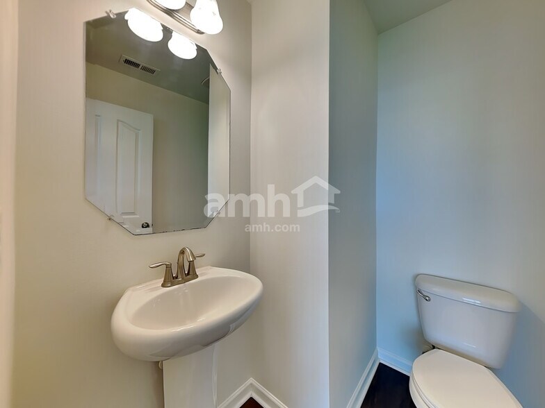 Building Photo - 5312 Roshni Ter