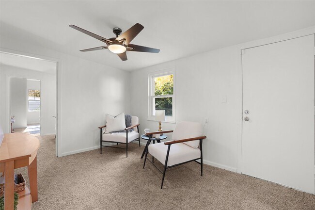 Building Photo - 9845 Dennis Dr