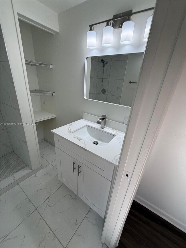 Building Photo - 738 Mill Valley Pl