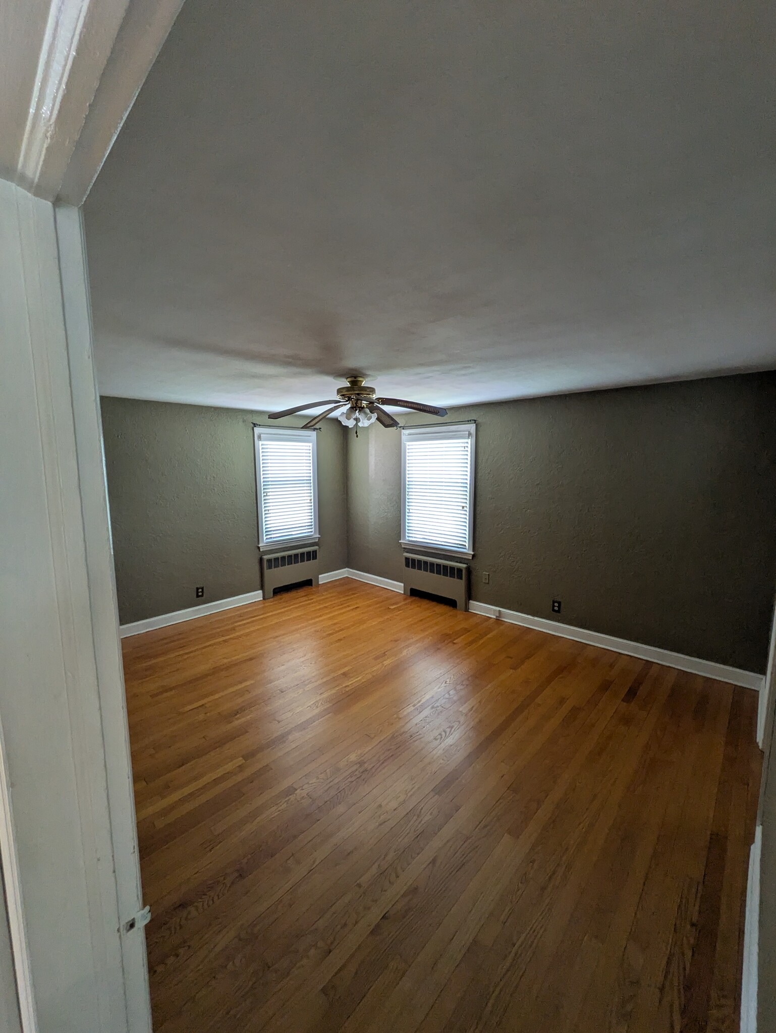 Living Room - 33 Englewood Ave