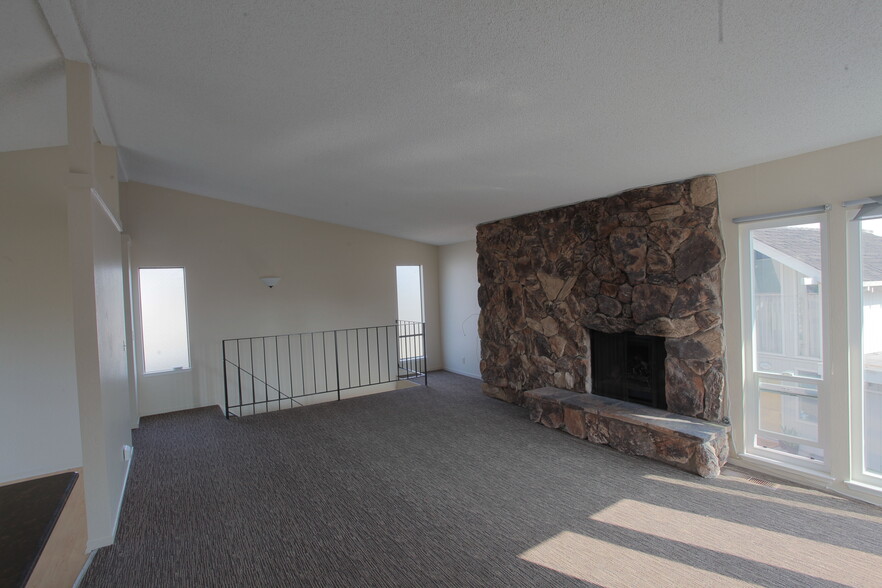 living room upstairs - 1968 Dolphin Dr