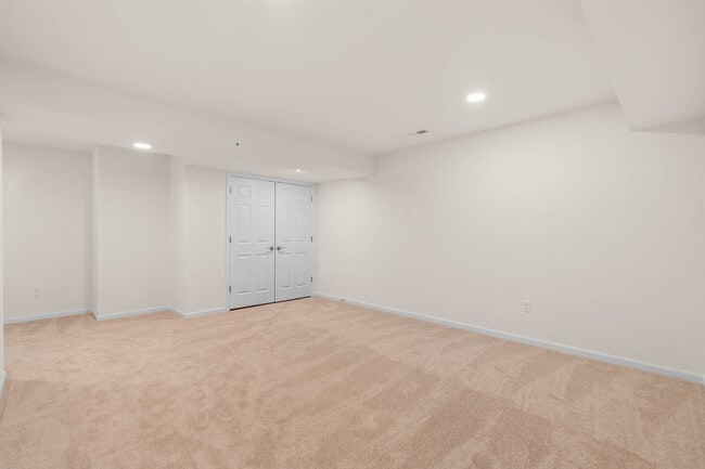 Building Photo - 1824 Forest View Ct