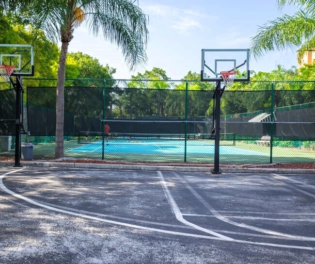 Building Photo - 19655 E Country Club Dr