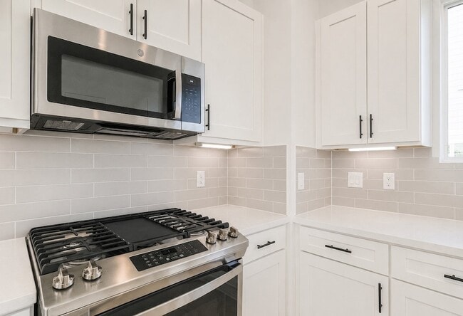 Building Photo - 8315 Brecha Ln