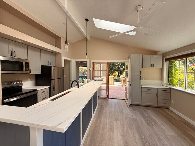 Building Photo - 3154 Browns Valley Rd