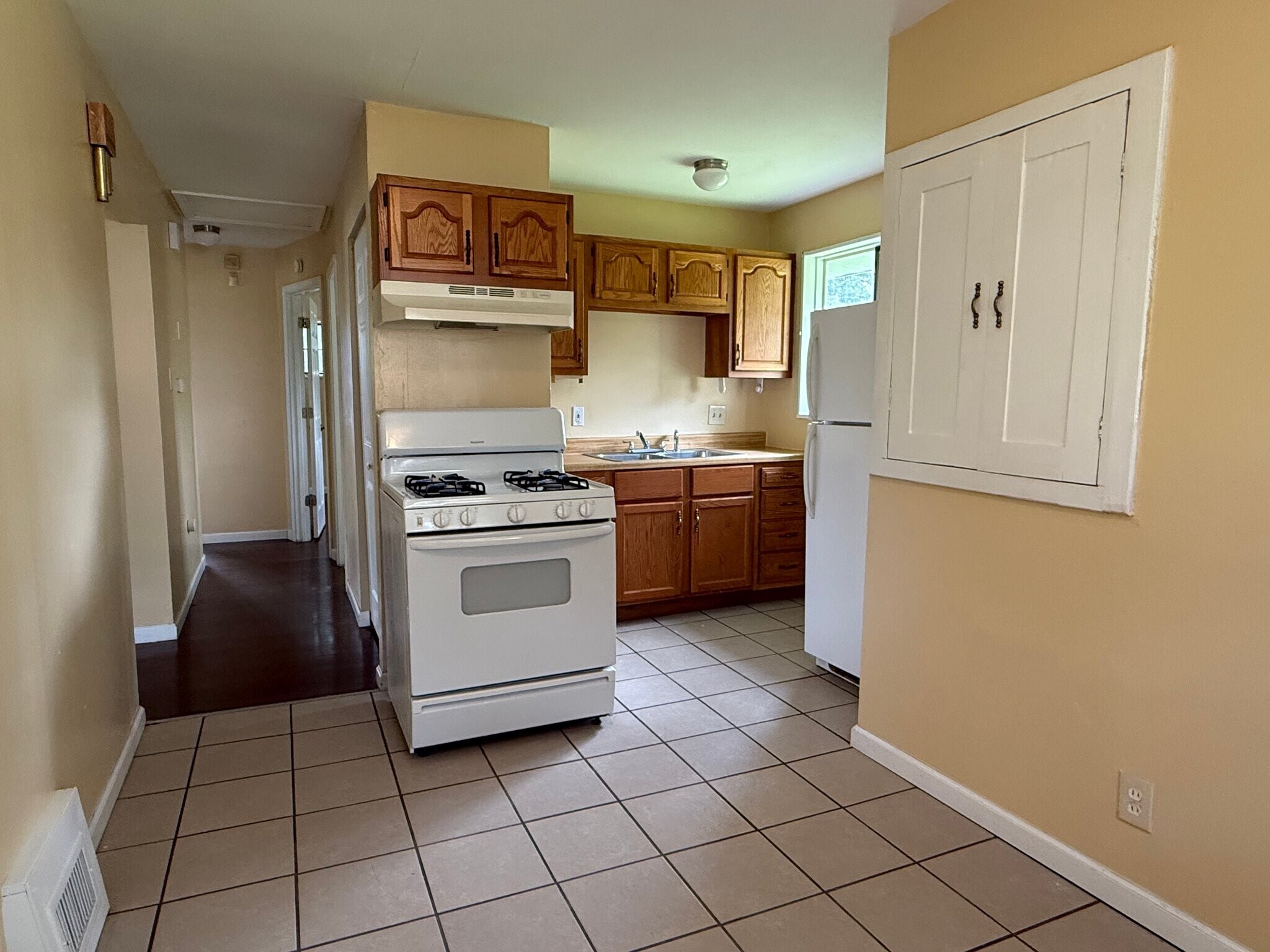 Building Photo - 7727 Paddington Dr