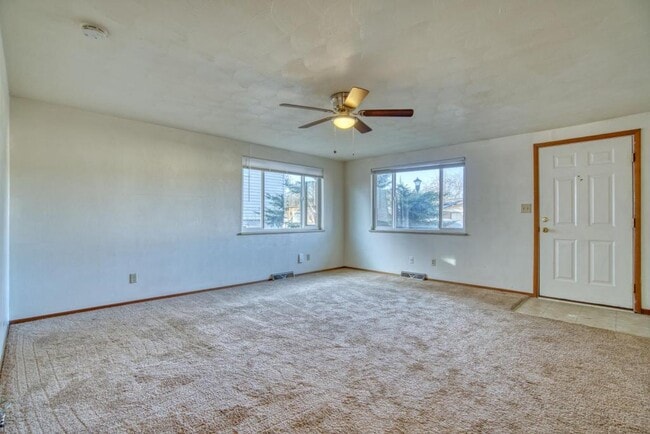 Building Photo - 1520 Stuart St