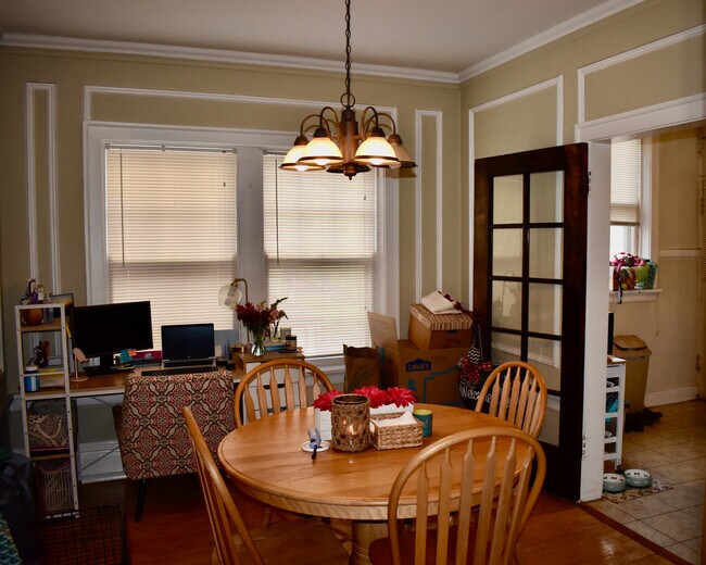 Dining room/work-from-home space - 212 N Oak Park Ave