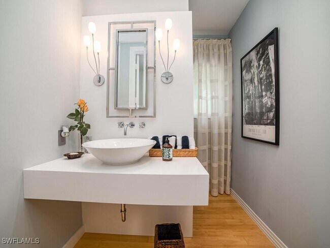 Building Photo - 883 Galleon Dr