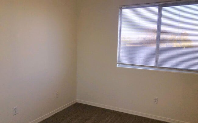 Building Photo - Charming 3+2 home in the heart of Kingman!