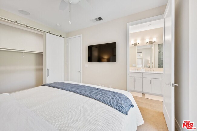Building Photo - 4415 Paxton Pl
