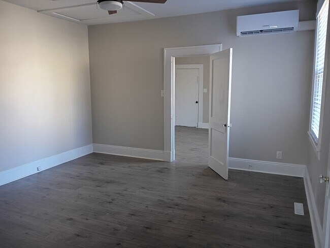 Building Photo - 1137-1139 Paxton St.