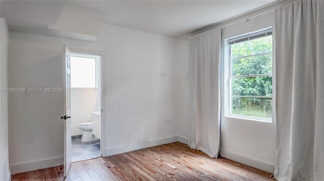 Building Photo - 1719 SW 15th St