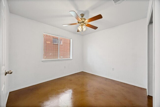 Building Photo - 5305 Park At Woodlands Dr