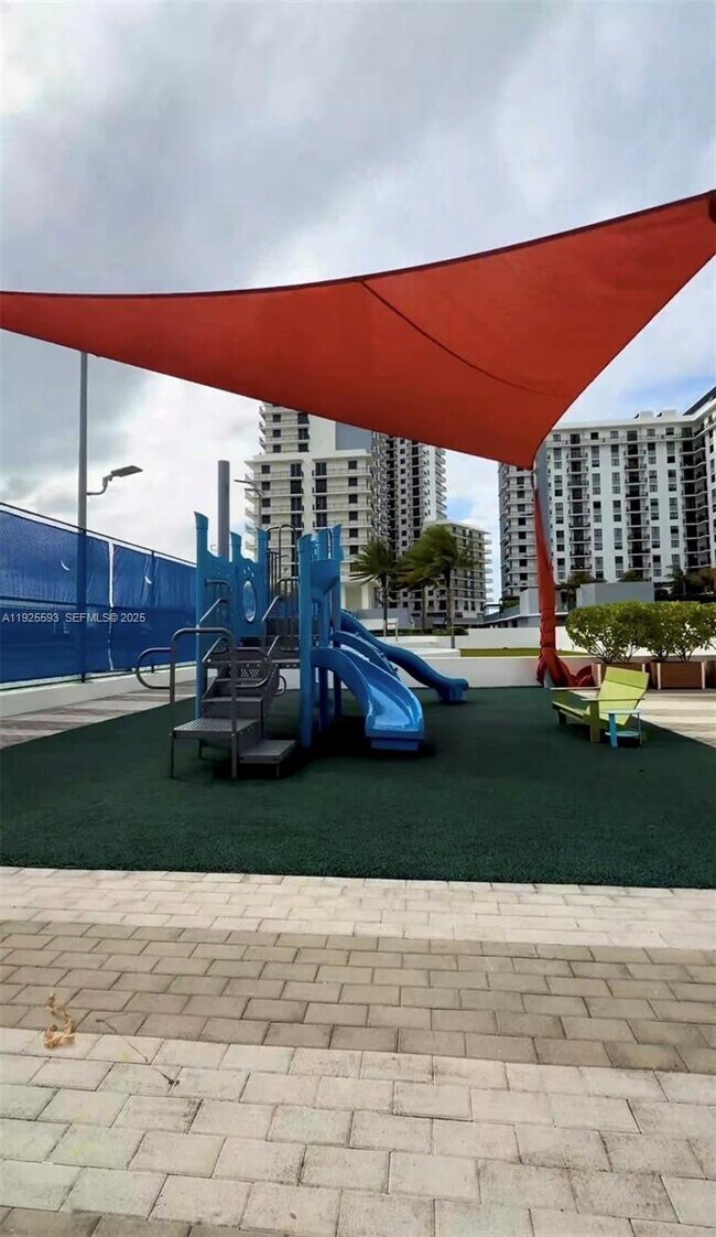 Building Photo - 16385 Biscayne Blvd