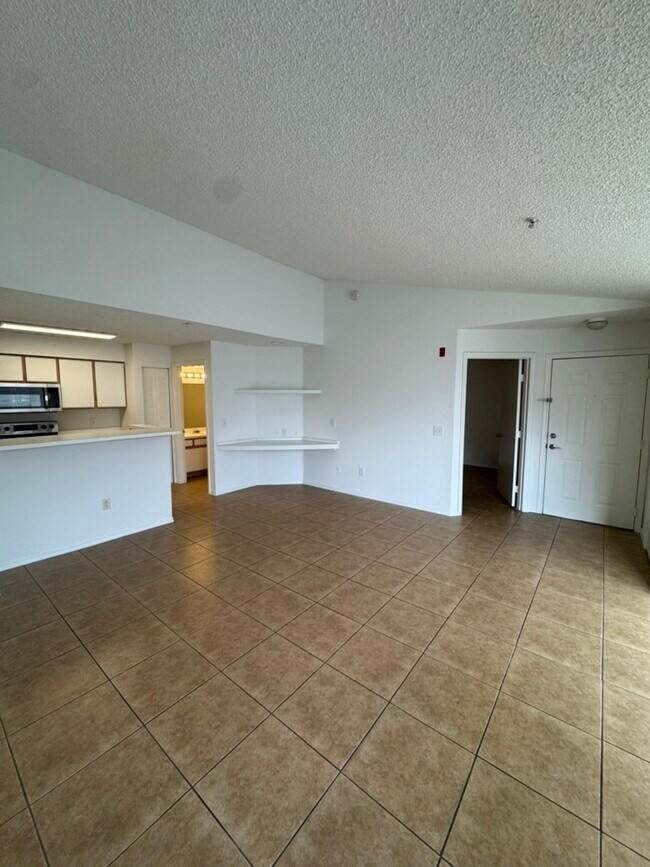 Building Photo - 2218 Grand Cayman Ct