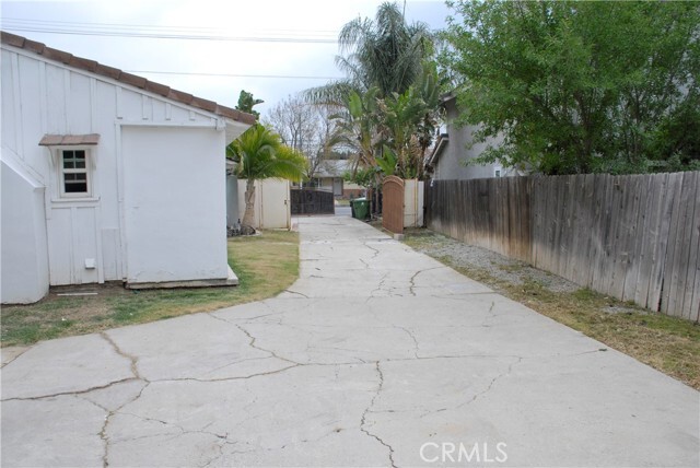 Building Photo - 7055 Corbin Ave