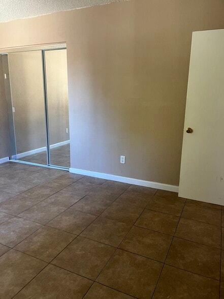 Building Photo - 1372 Pattee Cir
