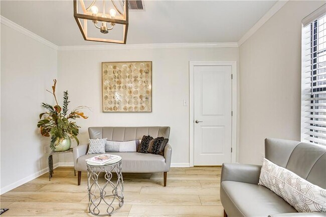 Building Photo - 2100 Philip St