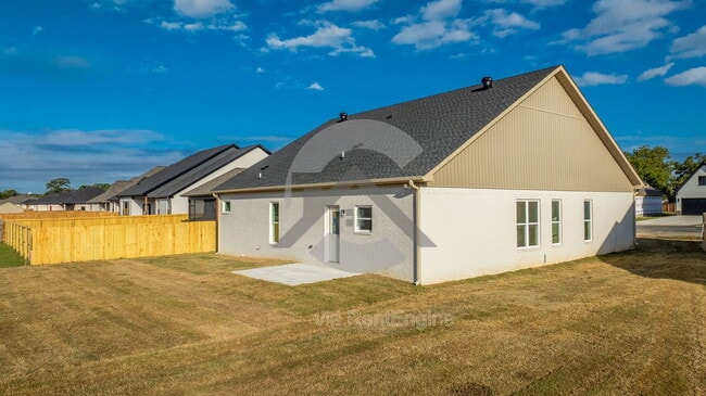 Building Photo - 10 Dragonfly Cv