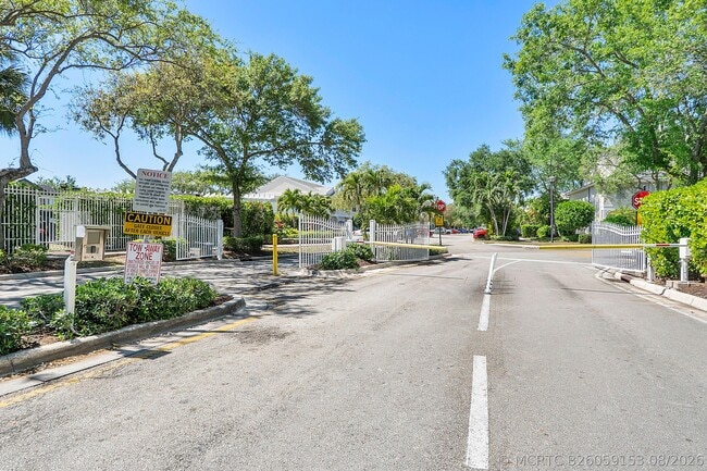 Building Photo - 9850 NW 57th Manor