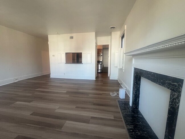 Building Photo - 941-943 St. James Street