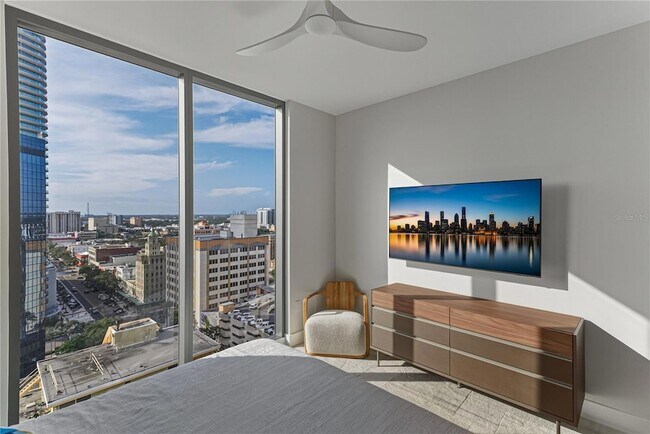 Building Photo - 275 1st Ave S