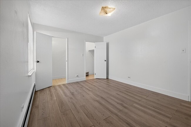 Building Photo - 2150 S Vaughn Way