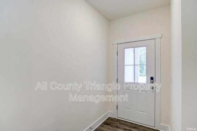 Building Photo - 6943 Doddridge Ln