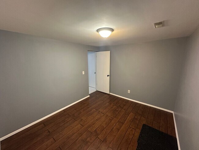 Building Photo - Beautiful 3 Bedroom Home ! Near Mcconnell ...