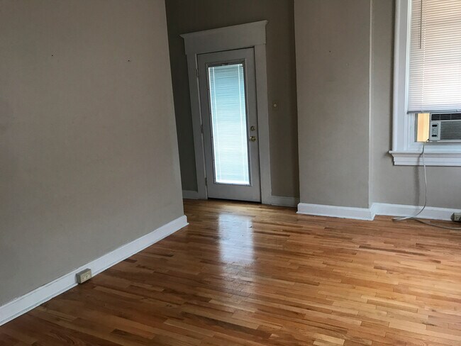 Building Photo - 801 Willard St