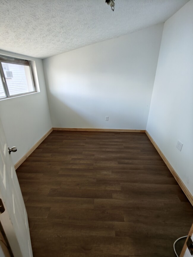 Building Photo - 2782 Latulle Ave