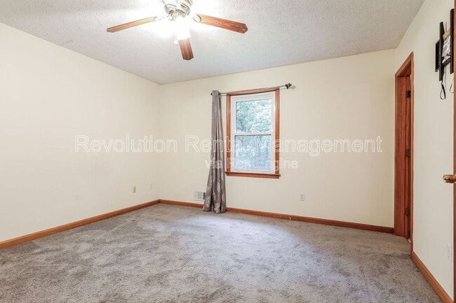 Building Photo - 175 Highland Cir