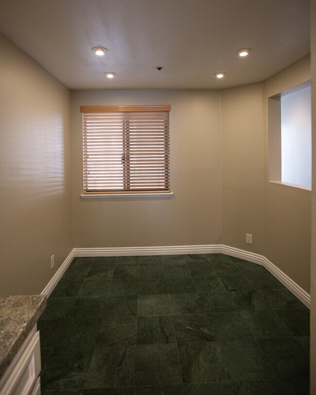 Building Photo - 140 The Village