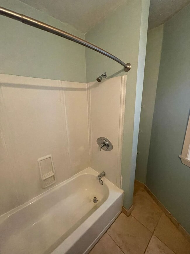 Building Photo - AVAILABLE NOW - 3 Bedroom/1.5 Bath Home wi...