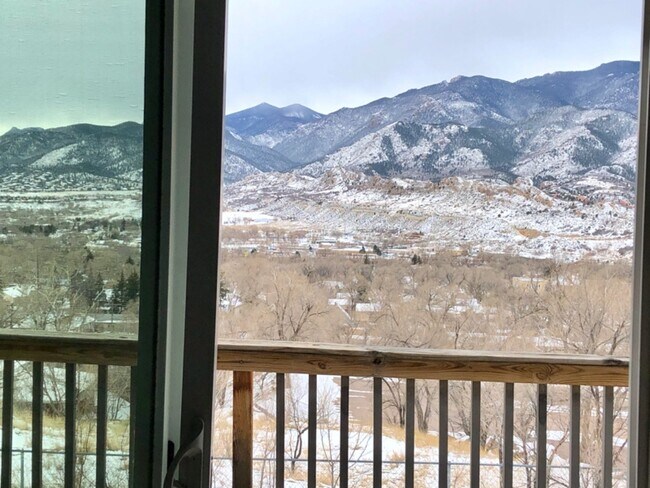 Building Photo - 2813 King St